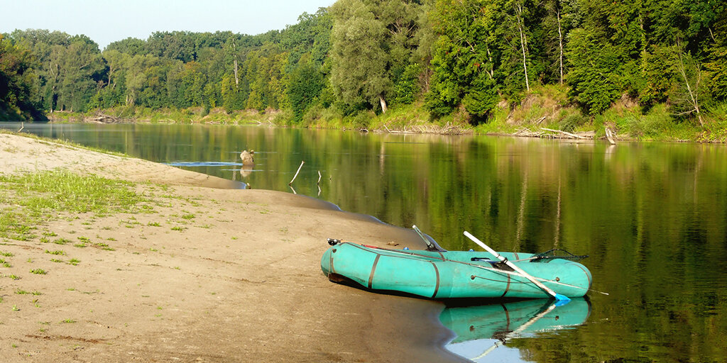 моя лодка на Хопре (фото Романа Шкловского)