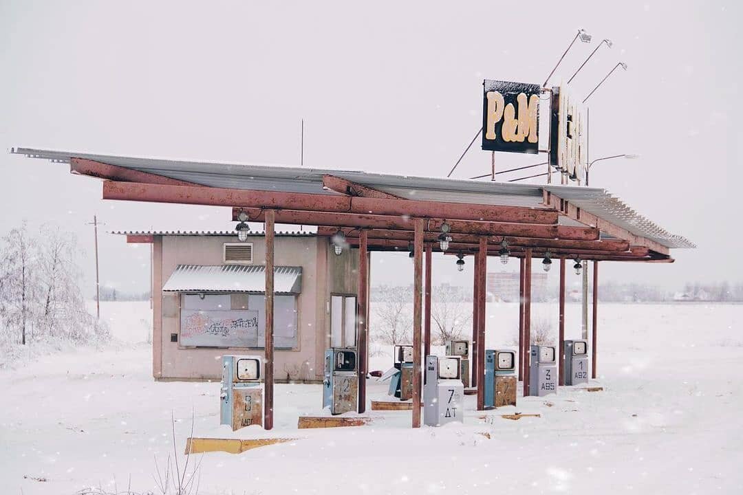 Старая автозаправочная станция в Семхозе. 