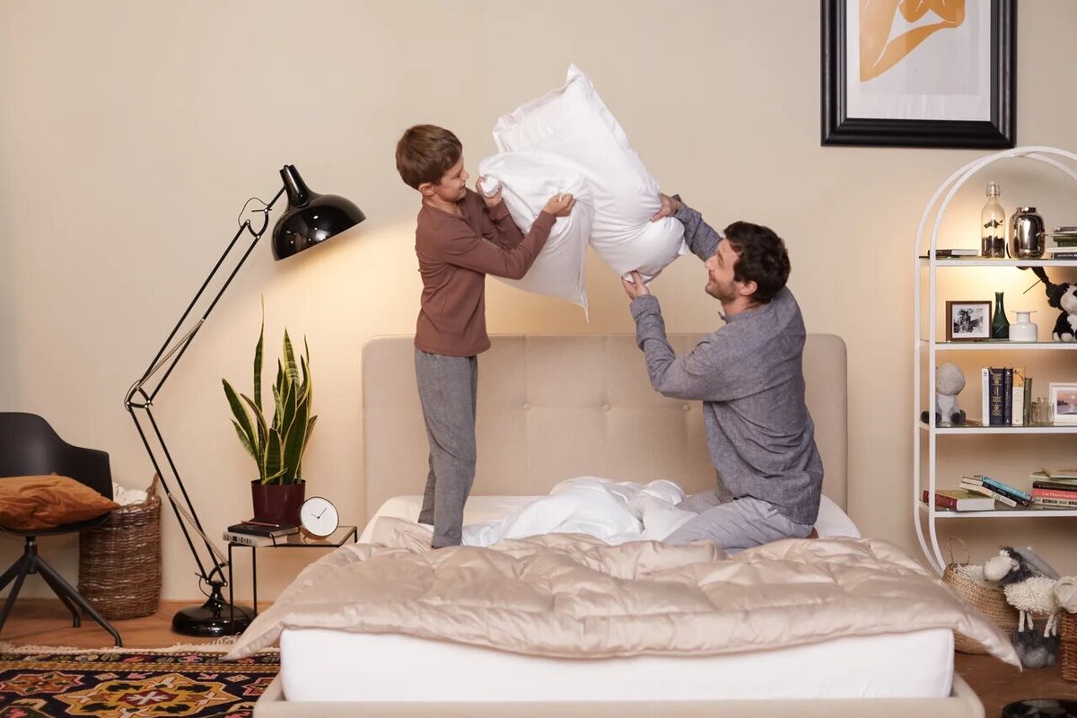 Не стоит прыгать даже на самых прочных матрасах