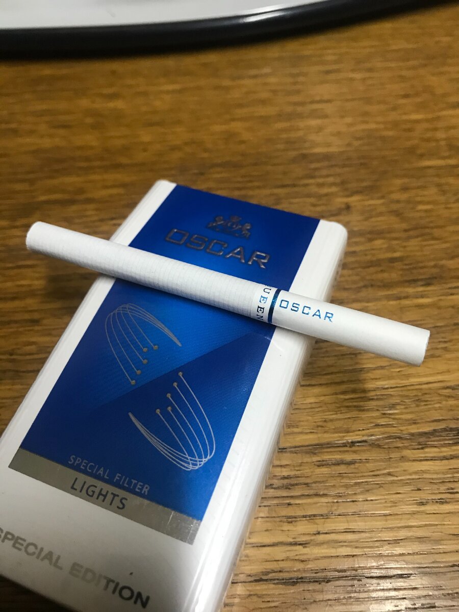 немецкие сигареты. парламент аква блю сильвер. сигареты парламент сильвер блю. сигареты парламент сильвер тонкие. пачка сигарет парламент.