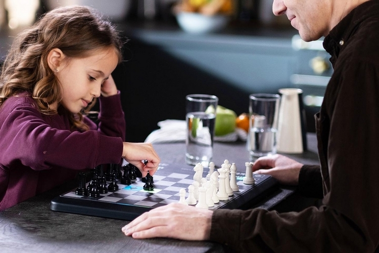 Проложите свой путь к гроссмейстеру по шахматам со встроенным инструктором ChessUp