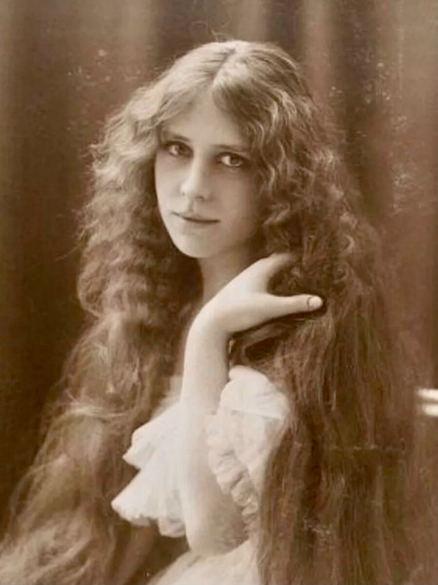 Как вы считаете, это красивые и ухоженные волосы для нашего времени?