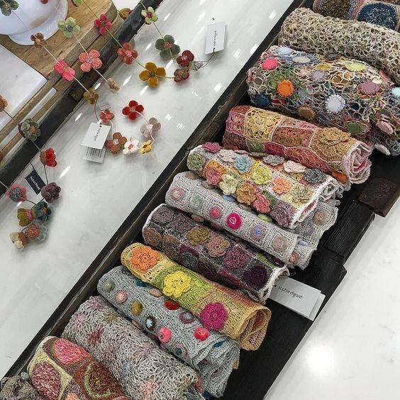 Продать шарфик, связаный крючком, за 34 000 руб. не реально? Покажу вам ...