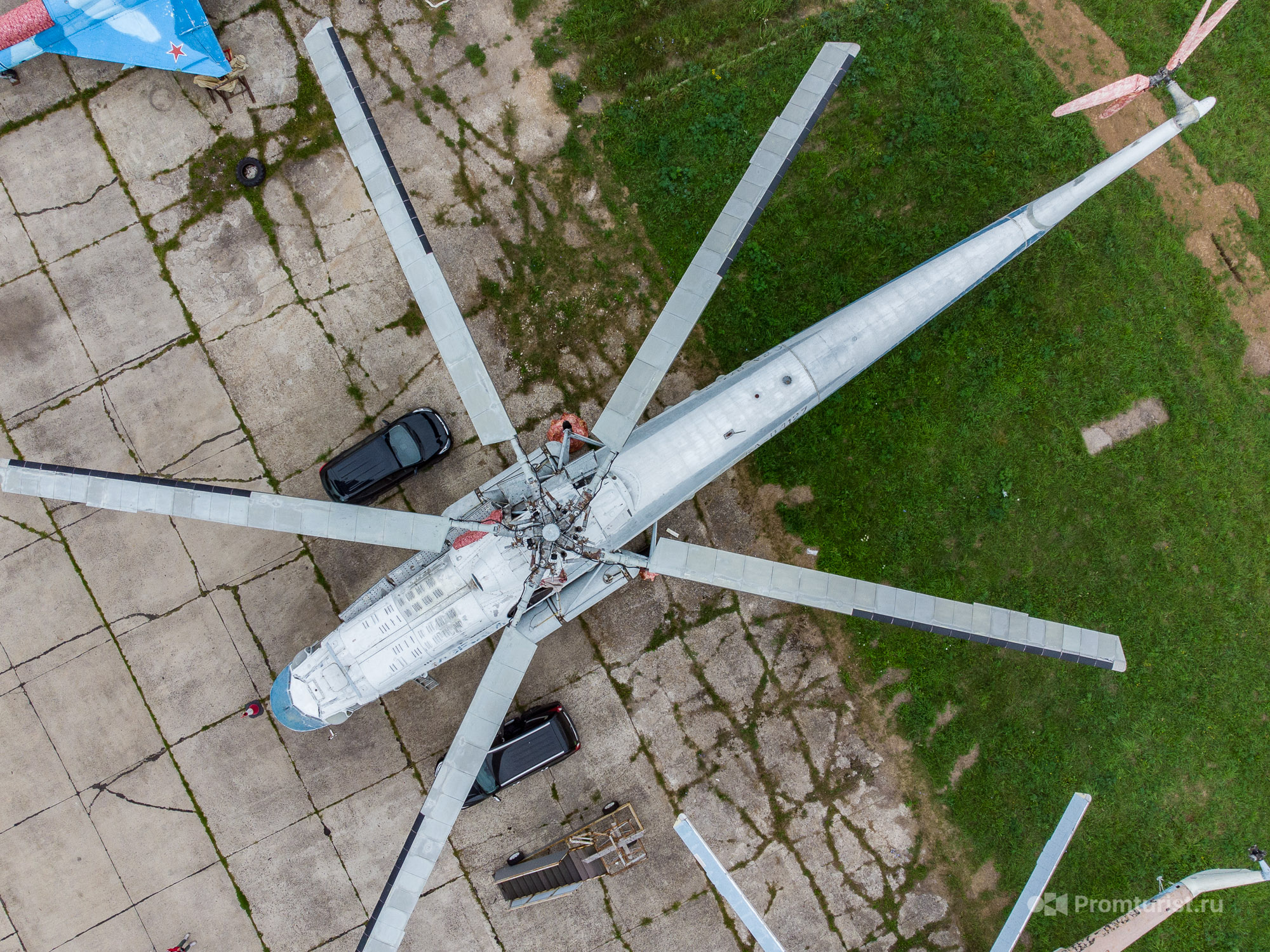 Вертолёт-кран Ми-10K. Показываю, какой он внутри. От кабины лётчиков и до хвостовой балки ???7