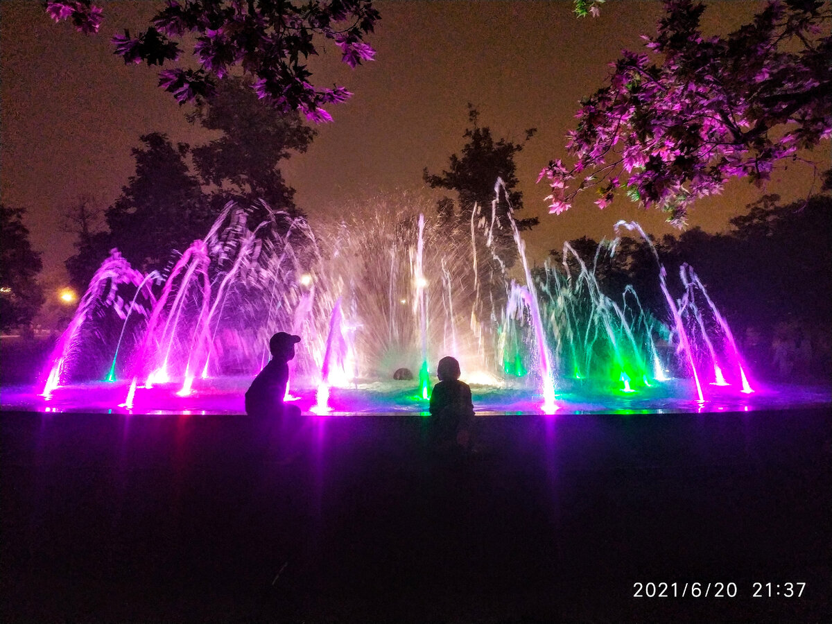 Фонтан в парке Победы