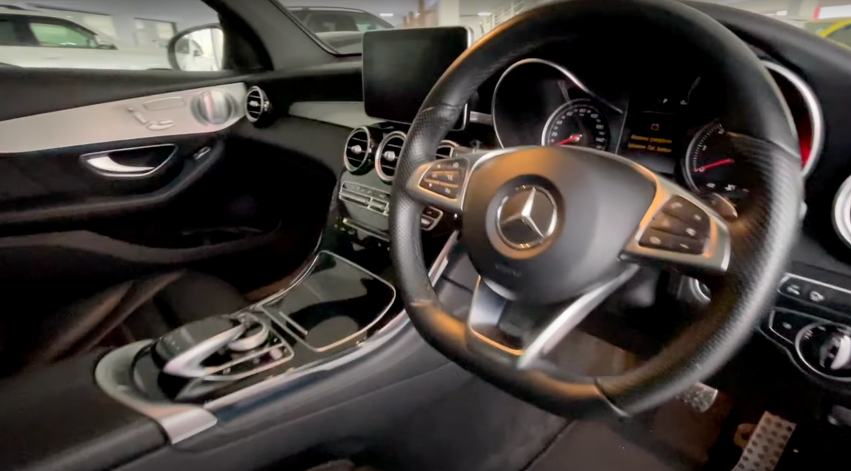 Северный Кипр - руль справа, движение левостороннее