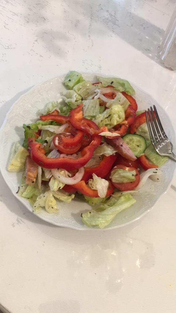 Салат с ветчиной — можно на интервальном питании при кетодиете