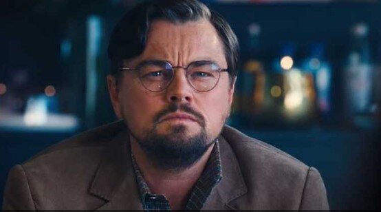 кадр из фильма "Не смотрите наверх" 