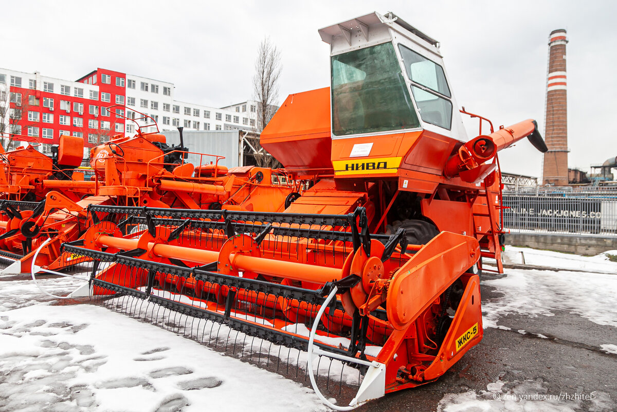 комбайн нива ростсельмаш 1974. комбайн нова россельмаш. нива ростсельмаш. зерноуборочный комбайн нива 1500. нива ростсельмаш.