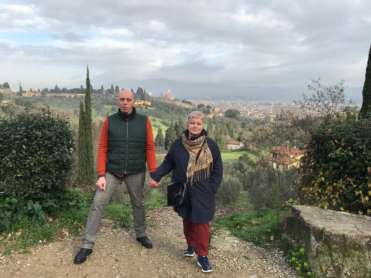 Муж для поддержки)))