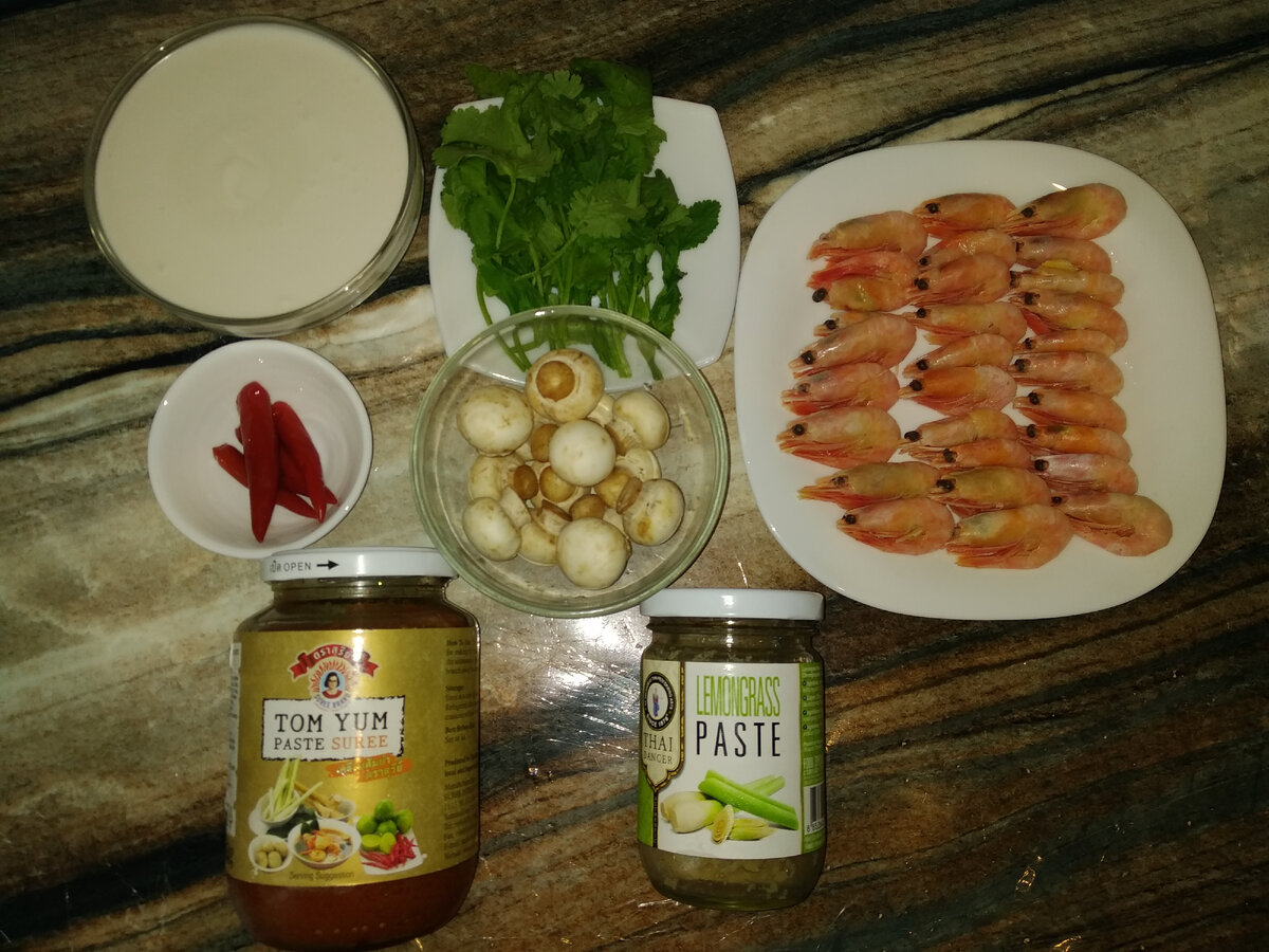 Только сейчас поняла, что на фото нет риса🤦