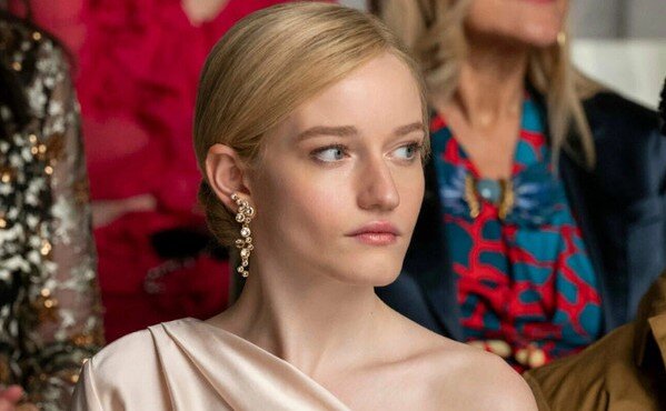 Кадр из сериала «Изобретая Анну», 2022 год, режиссер и создатель Шонда Раймс