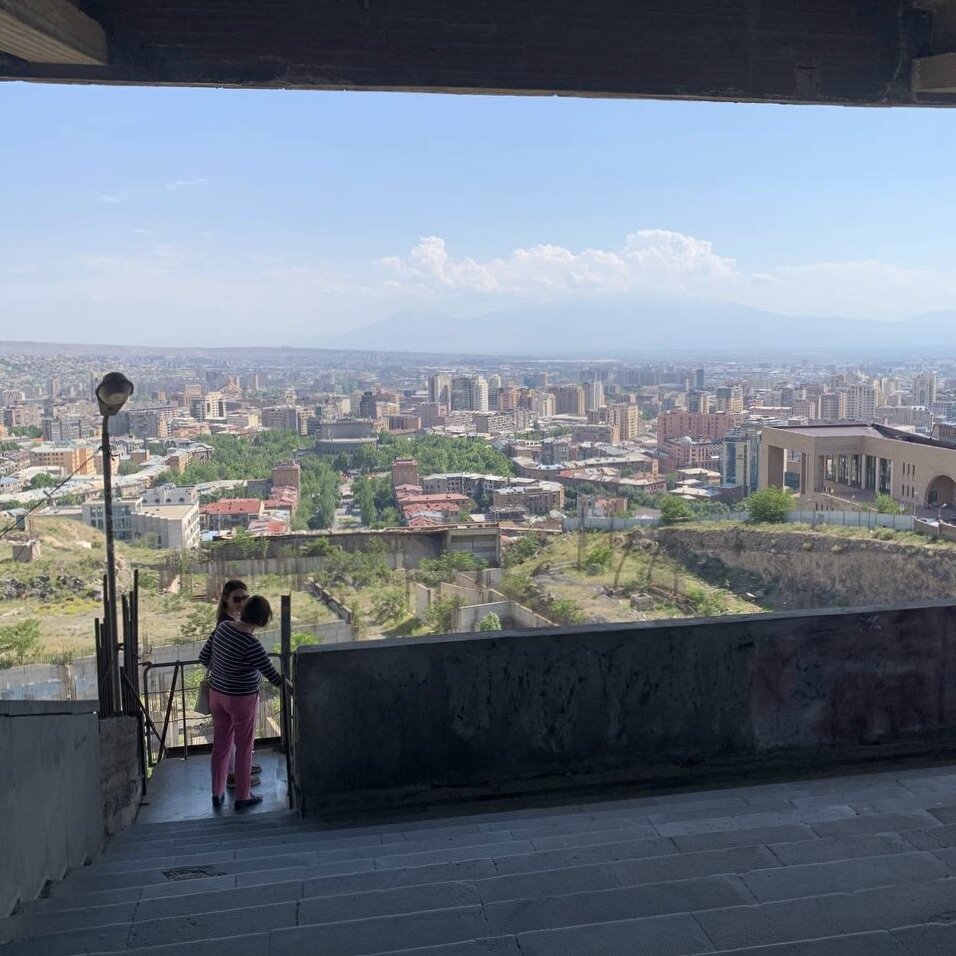 Вид на Ереван из одного из районов (не самого высокого).