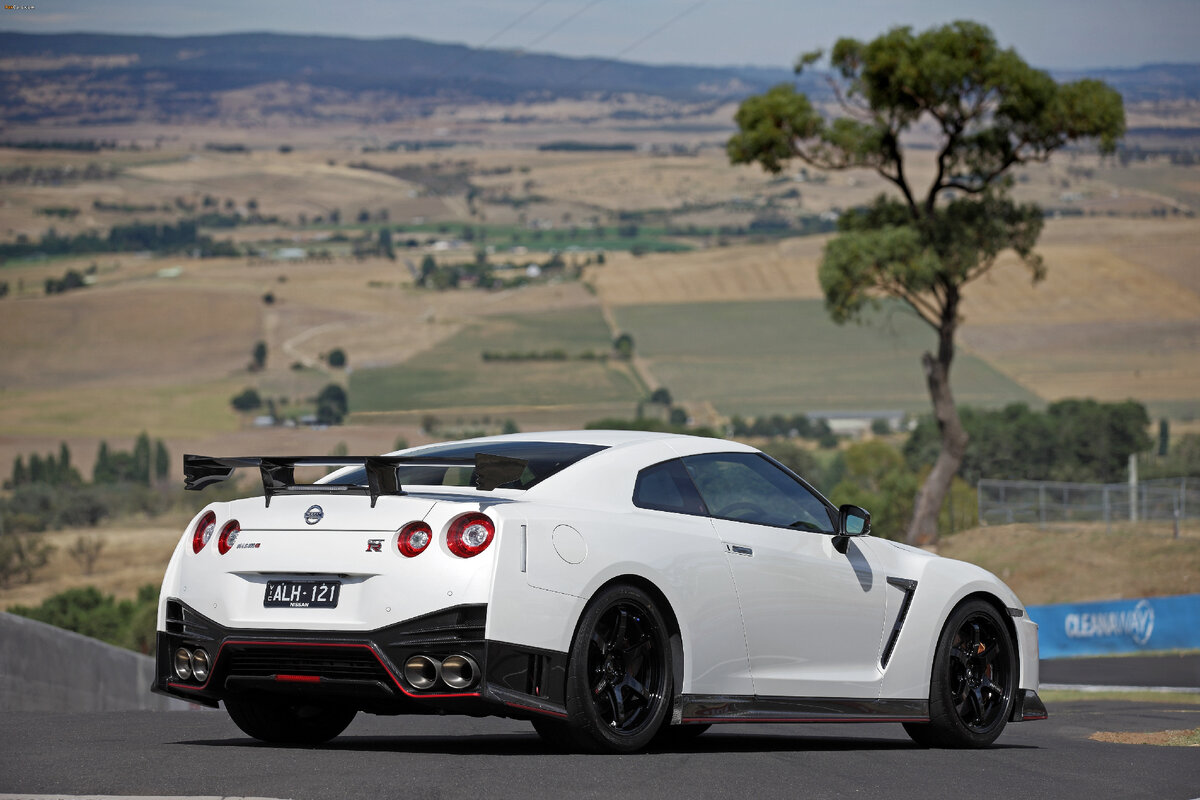 Nissan gt r 2017 r35