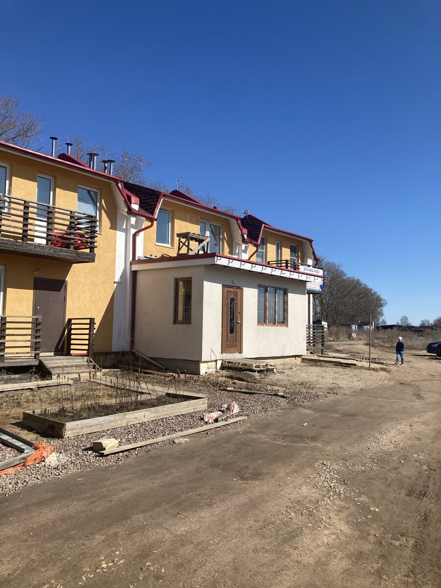 От тауна в Пудости отказалась именно потому, что ну увидела армопоясов. Ну и отзывы меня напугали( Сейчас не жалею, 2,8 млн потратила гораздо эффективнее. Но и там люди живут, и живут хорошо! На фото - необычное строительное решение по увеличению жилплощади ☺️ (фото мое)