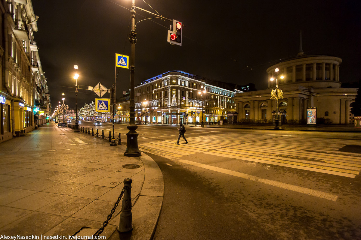 1. Ещё только ноябрь, а уже вовсю новогоднее настроение, даже снега не надо.

