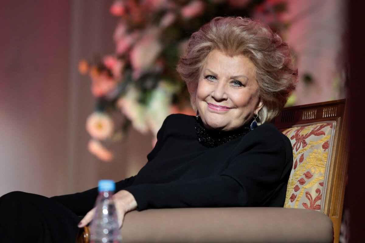 (посвящаю уходу из жизни великой советской певицы Елены Образцовой, скончавшейся 12 января 2015 года)