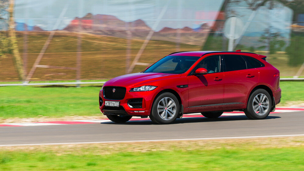 Потенциальными  покупателями нового F-Pace  называют молодёжь в возрасте от 30 до 40  лет. Причём, для большинства из них паркетник будет первым автомобилем  марки Jaguar.  