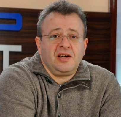 Ян Михайлович практикует лечение "силой земли". Фото из личного архива, 2017 .