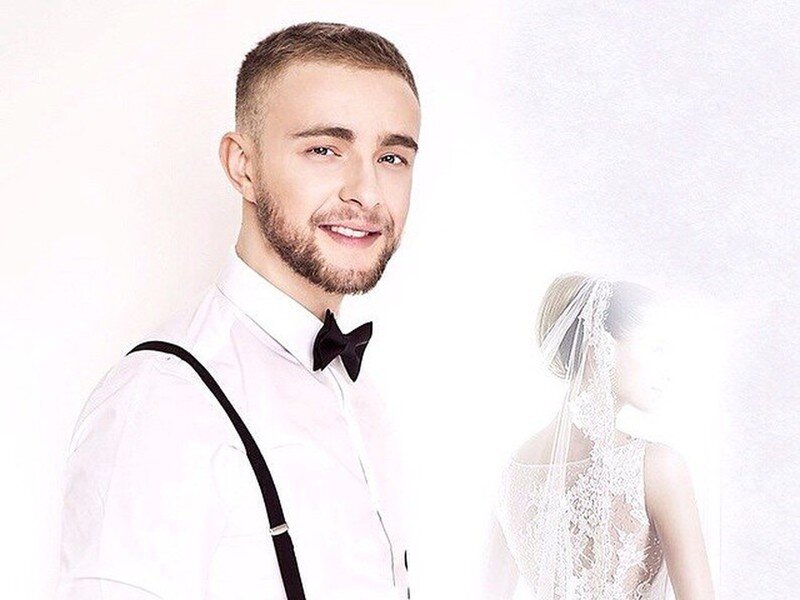 Без кольцо никак не получилось: исполнитель предпочел наиболее прекрасное.
Совсем не так давно девчонки согласно целому окружению печалились согласно ретировавшемуся с холостяков лично желаемому царевичу в обществе Могущественный Уэльскому, а сейчас принимать вдобавок единственный причина взять на себя решение. Егор Крид всегда-действительно принял решение совершить предписание одной с финалисток «Холостяка». И хоть всегда минувшие выпуски исполнитель безусловно никак не имел возможность подобрать среди девицами и почитатели телешоу в том числе и решили, что же сокровенное колечко в данный единожды имеет возможность ни одному человеку никак не попасть, важнейший персонаж телешоу установил мужеское разрешение.
