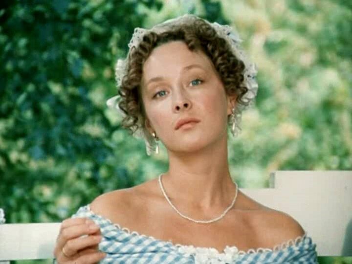 Лариса Удовиченко в молодости ("Мертвые души", 1984 год)