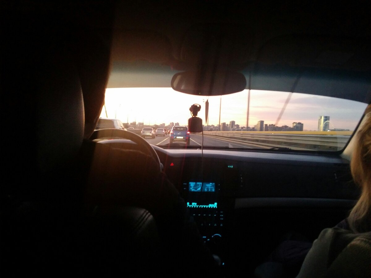 Едем с Дмитрием и его девушкой в Нижний Новгород