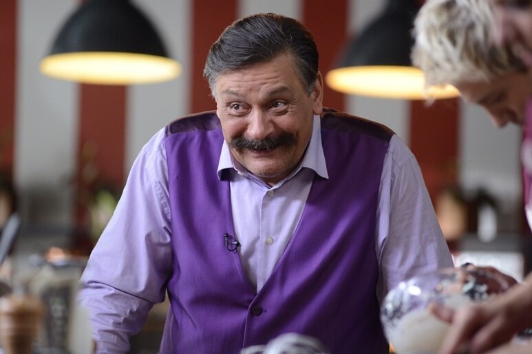 Дмитрий назаров 2021. Виктор петрович отель элеон. Как сейчас выглядит шеф из кухни. Как сейчас выглядит шеф из кухни. Виктор петрович баринов.