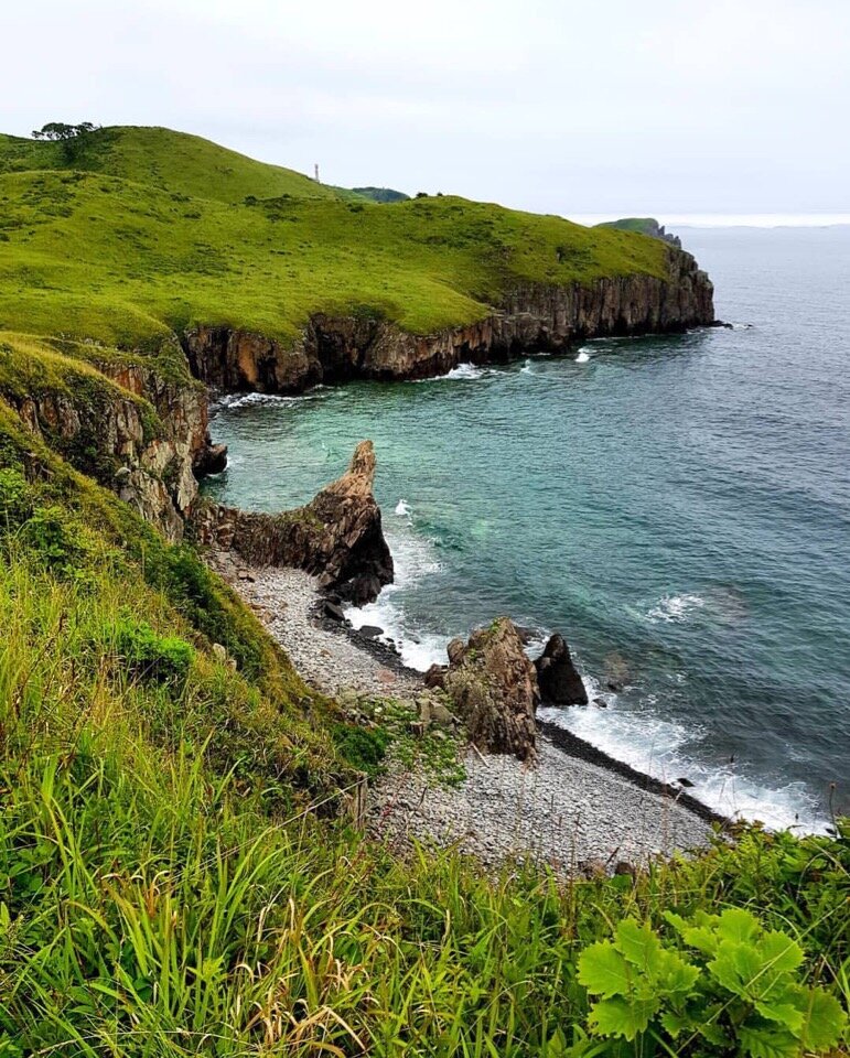 Приморский край ем. Рейнеке (остров, японское море). Остров Рейнеке Владивосток. Полуостров Ханган Приморский край. Бухта амбавозы Приморский край.