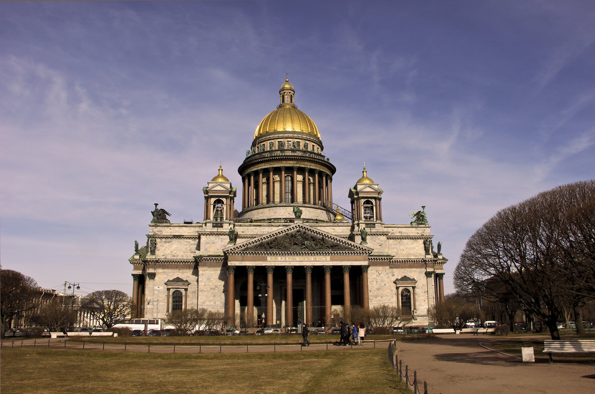 Исаакиевский собор фото снаружи со всех сторон Власти Петербурга оценили Исаакиевский собор - что это значит... Дмитрий Ненашев