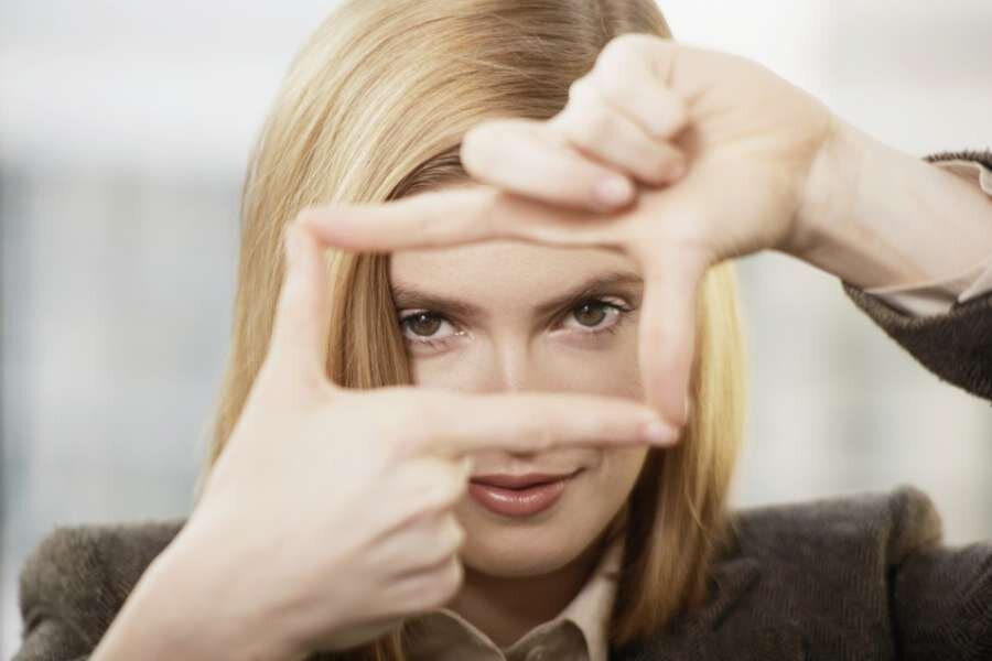 Стереотипами принято считать устойчивые и устоявшиеся отношения, мысли или чувства к какому-то явлению или предмету. Они являются частью личности каждого человека. Их взаимосвязь, способы выражения формируют личностные качества и являются очень устойчивыми формами поведения.