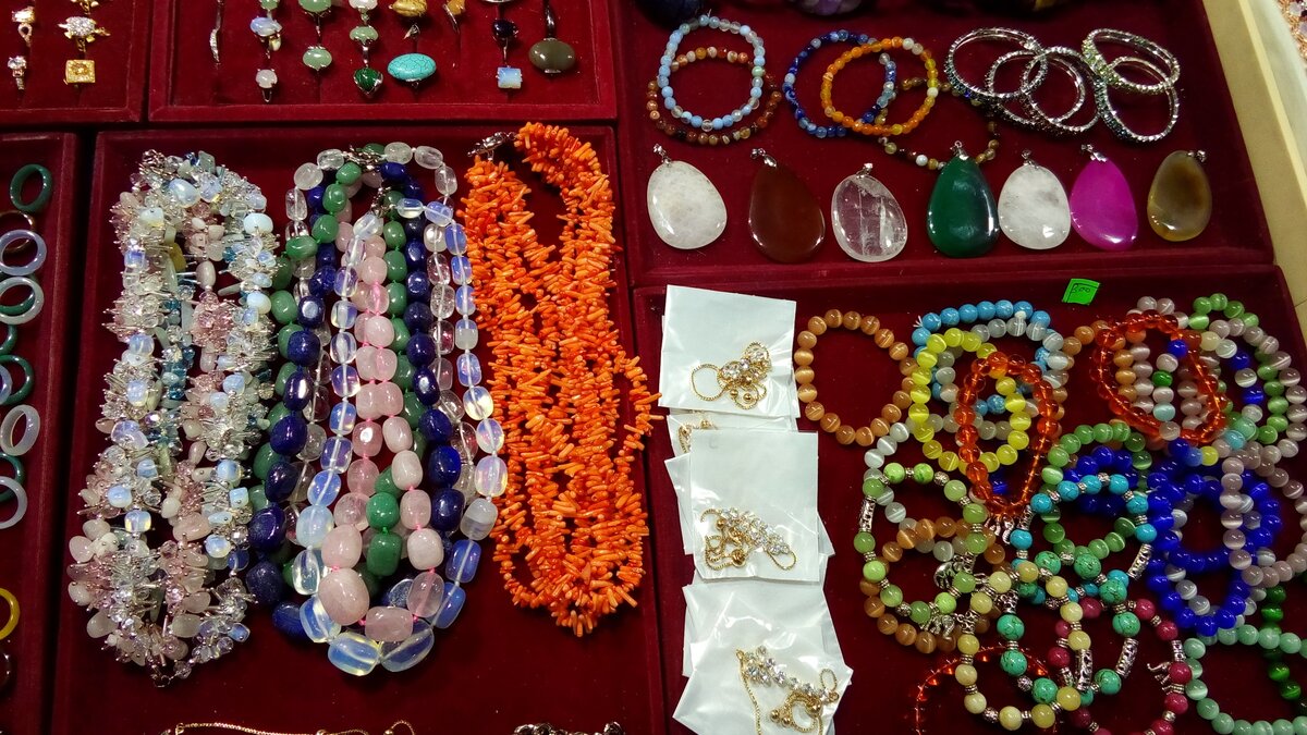 индийские выставки украшений. выставка индийских товаров в санкт петербурге 2023. индийская ярмарка в костроме 2022. выставка индийских товаров в санкт петербурге 2023. ювелирная выставка питер 2023.