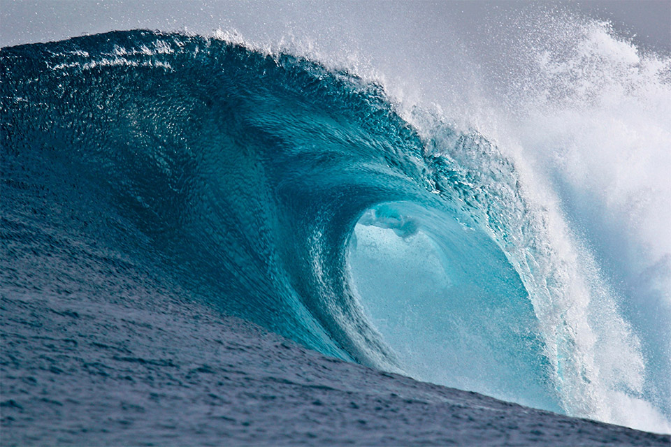«Голос моря» — инфразвуковые волны, возникающие над поверхностью моря из-за вихреобразования за волновыми гребнями при воздействии на них сильного ветра. Источник изображения: wikimedia.org