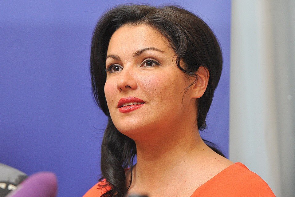 Анна Нетребко