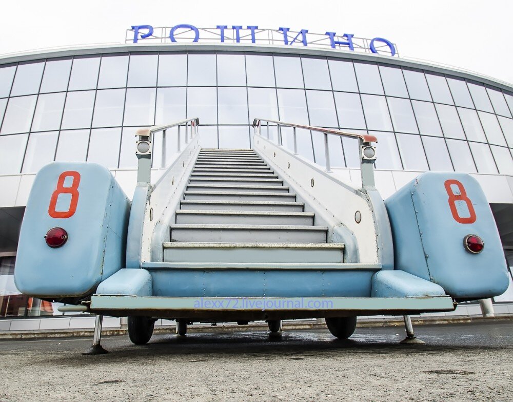 Доброго дня! Сегодня покажу фотки из терминала международного аэропорта Рощино общий зал и зал вылета стерильная зона ВВЛ ( внутренние воздушные линии),
комната матери и ребенка.