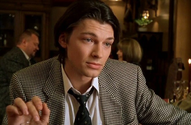 Даниил Страхов в сериале "Бригада" 2002 год