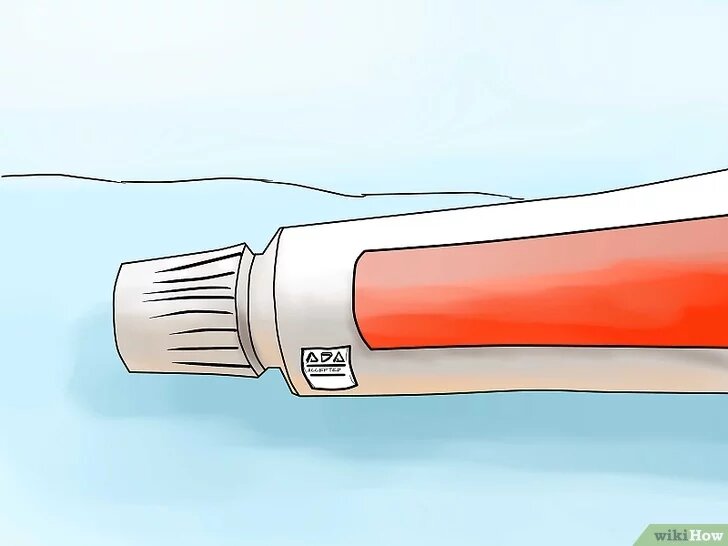 2.Ищите пасту, одобренную Ассоциацией Стоматологов. Такие пасты имеют в составе частицы, которые очищают зубы. Исследования доказали, что эти пасты причиняют эмали не больше вреда, чем остальные.[1]