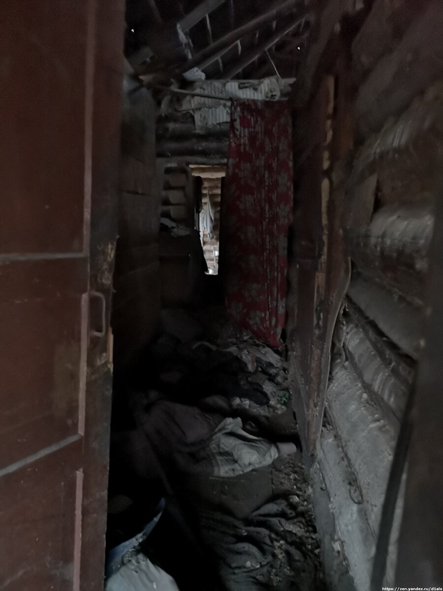 Заглянул в один из тысяч покинутых домов на Псковщине и стало невыносимо печально.... (Фото 15+)