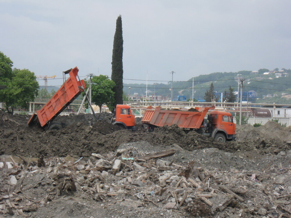 Захоронение мусора в Имеретинской низменности во время строительства олимпийских объектов Сочи2014