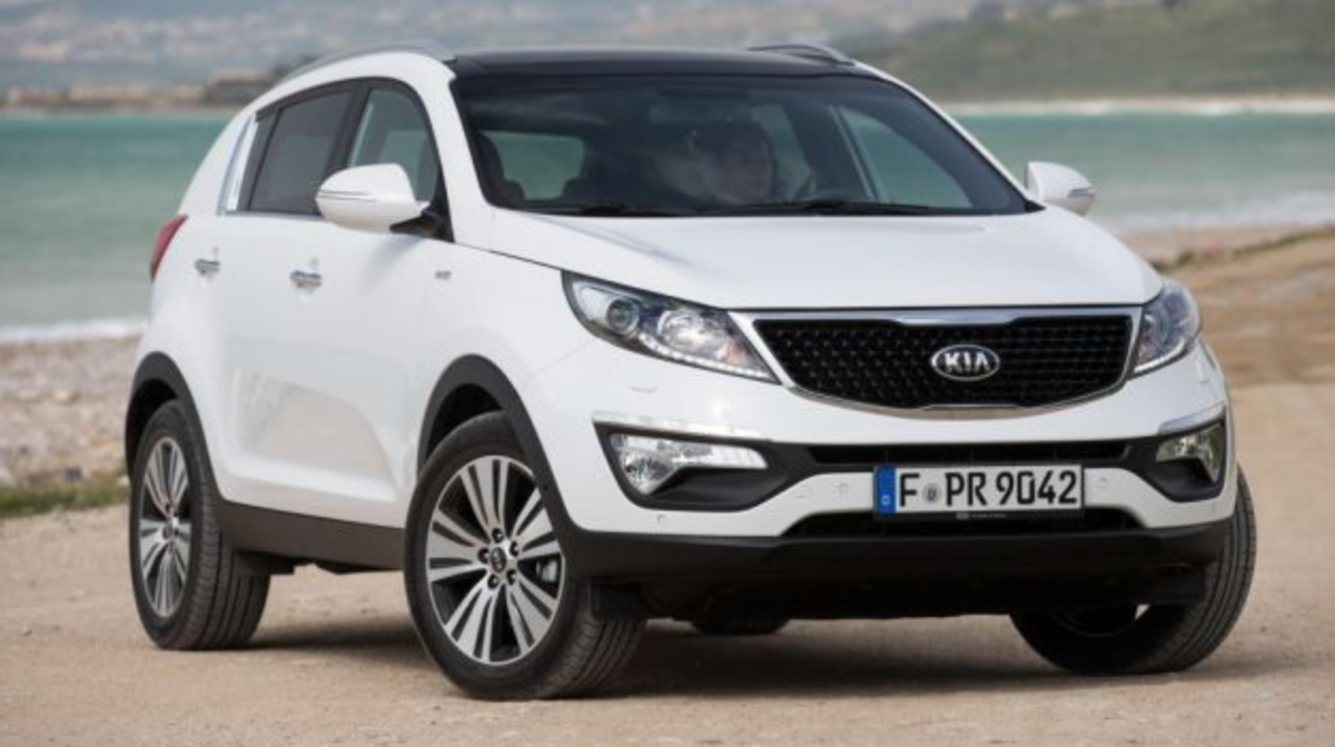 Sportage III не смотря на статус кроссовера обладает не самым выдающимся клиренсом – всего 173 мм. 