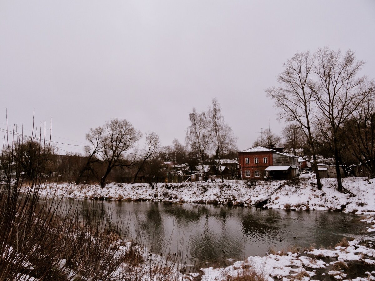 Центр Александрова. Набережная реки Серой
