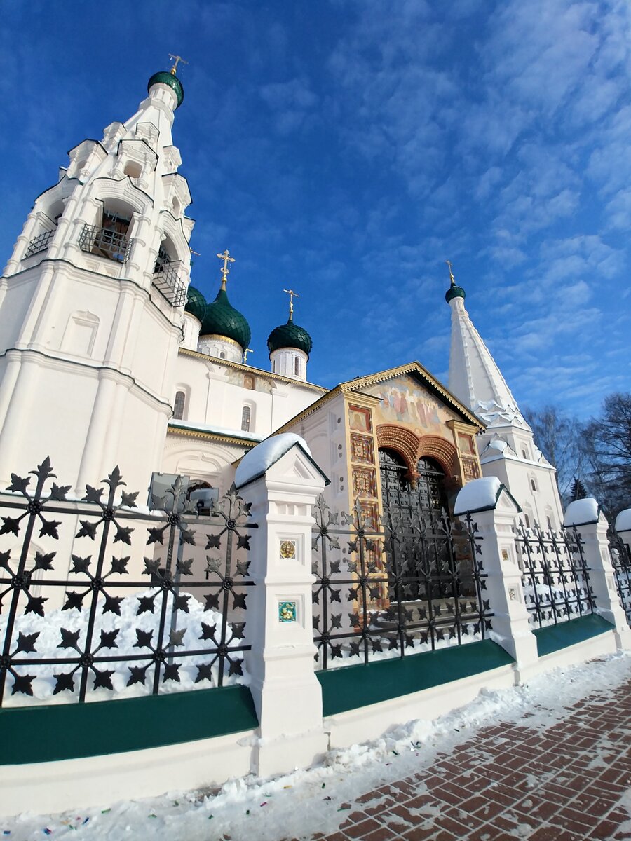 Вид на храм Ильи Пророка с северо-запада. Фото февраль 2018 года