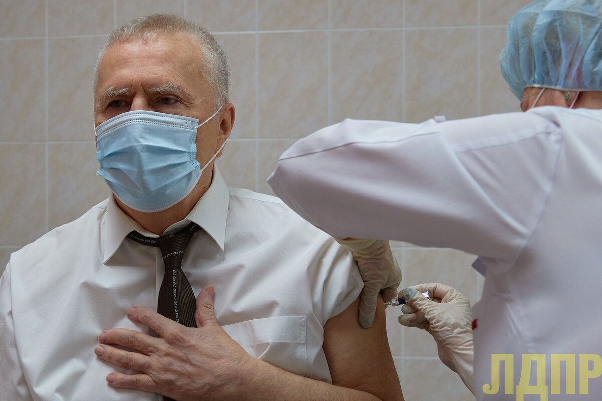 Владимир Жириновский сделал прививку от COVID-19