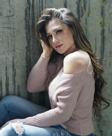 Фото: https://www.instagram.com/caitlinricefit/