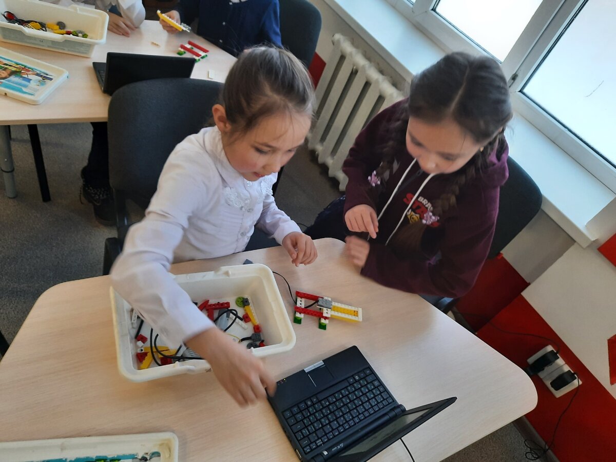 Кружок посещают и девочки