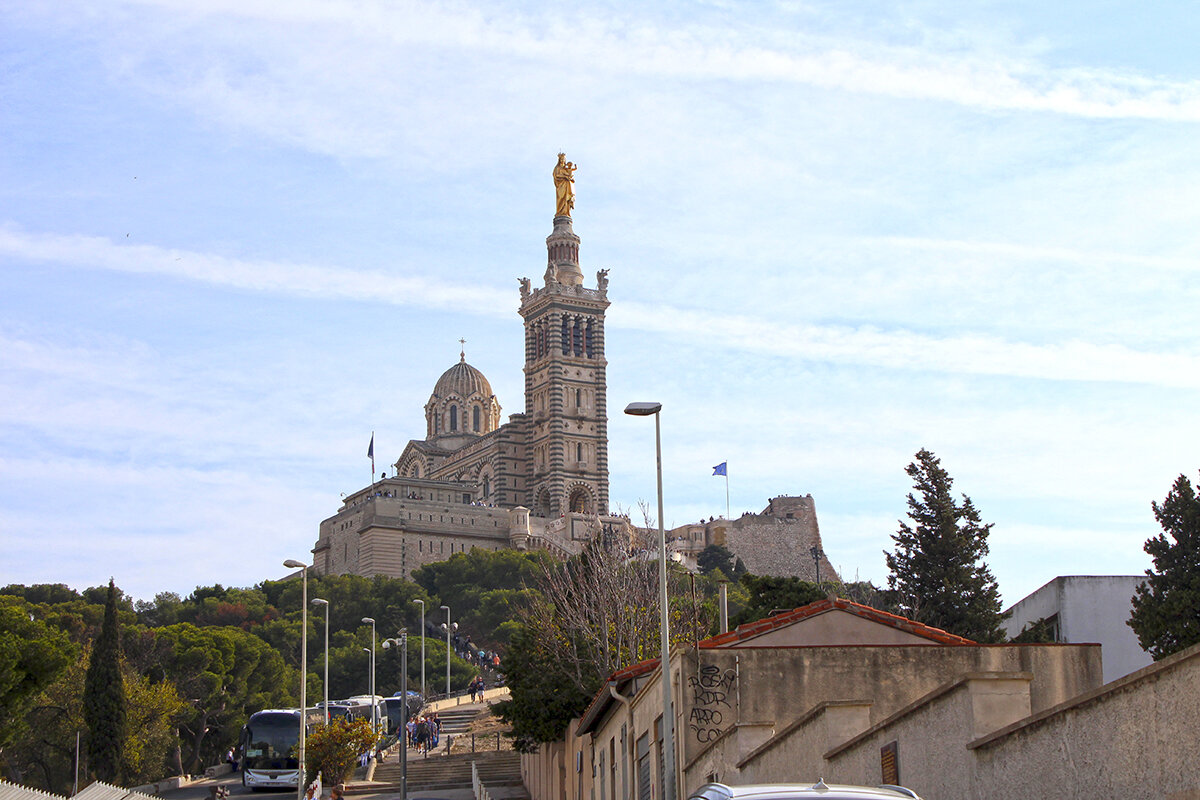 Базилика Нотр-Дам-де-ла-Гард - храм святой Девы в Марселе. Фото автора