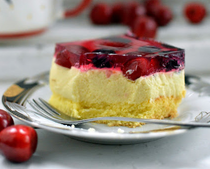 Баварский кремовый торт в разрезе