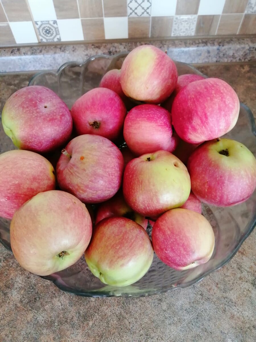 яблоки вкусные и ароматные