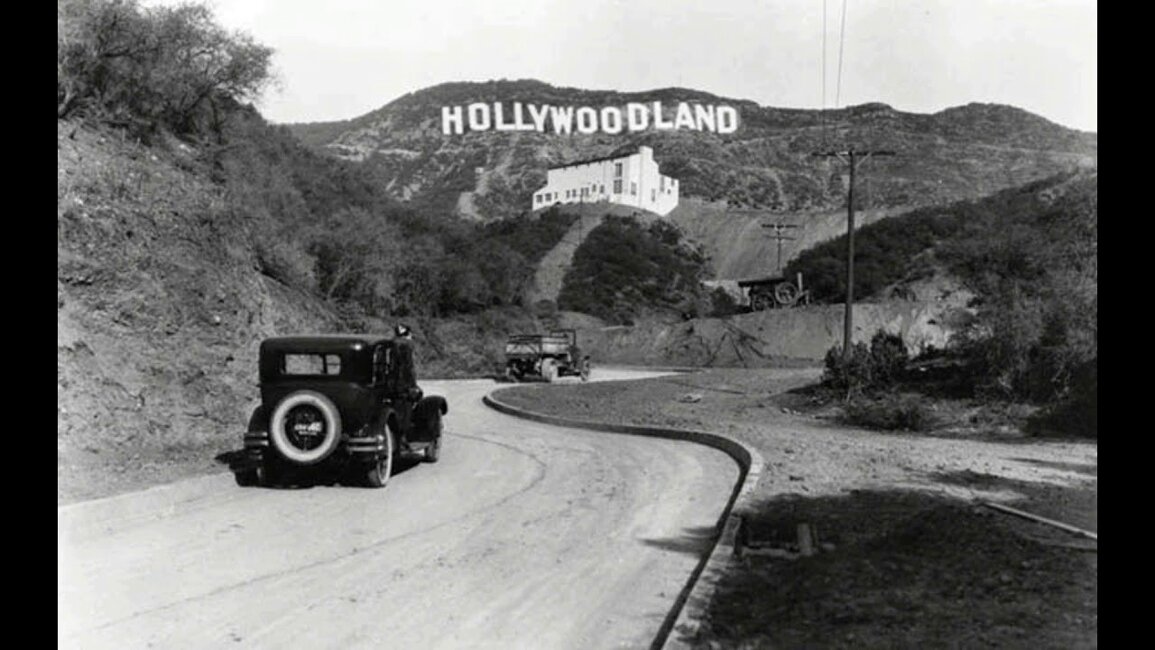 Надпись на горном склоне Маунт-Ли: HOLLYWOODLAND