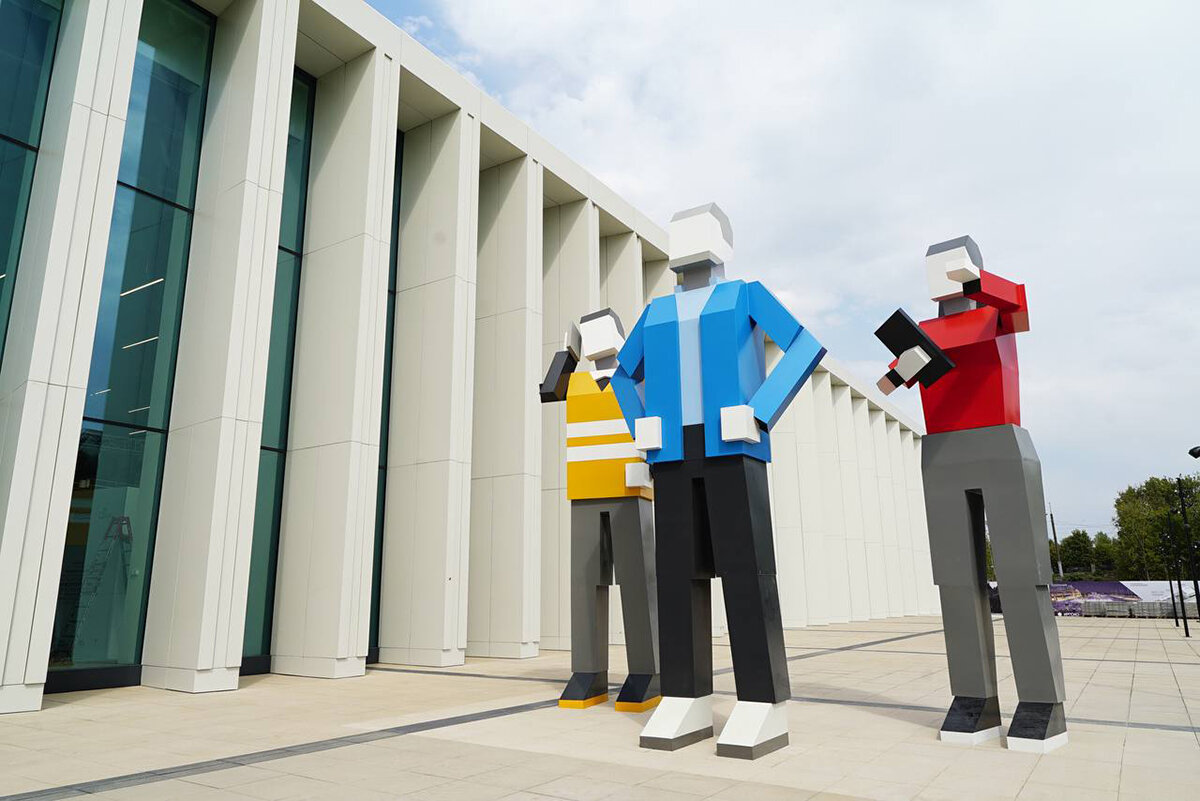 Арт-объект «Строители будущего» художника Дмитрия Аске