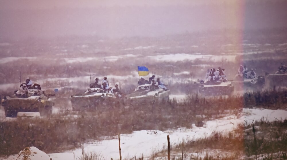 Украина готовится к «нападению» России, но почему-то стянула 128 тысяч военных на границу с Донбассом